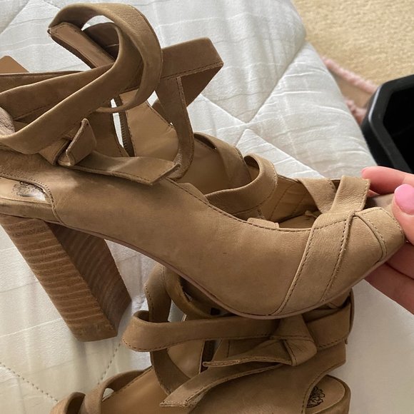 Vince Camuto Nude Heels - Picture 1 of 3